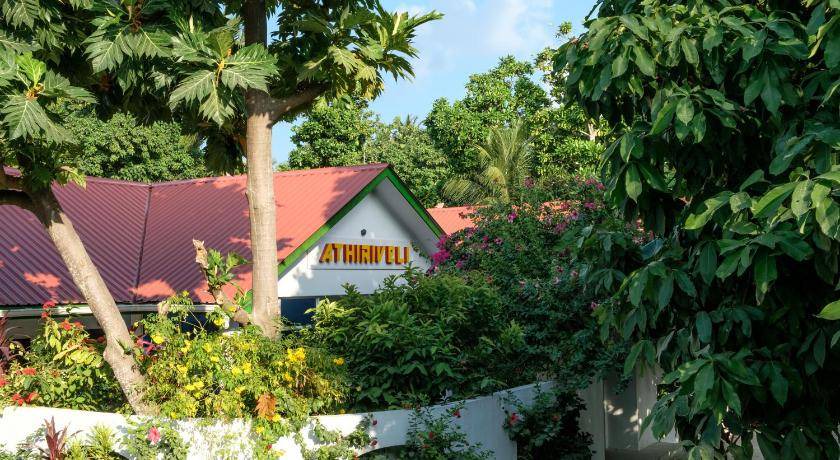 Photo of Buildings in Thoddoo