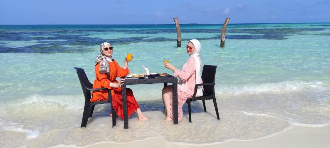 Photo of Human In Picture in Dhiffushi