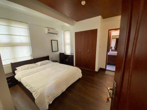 Photo of Bedroom in Male