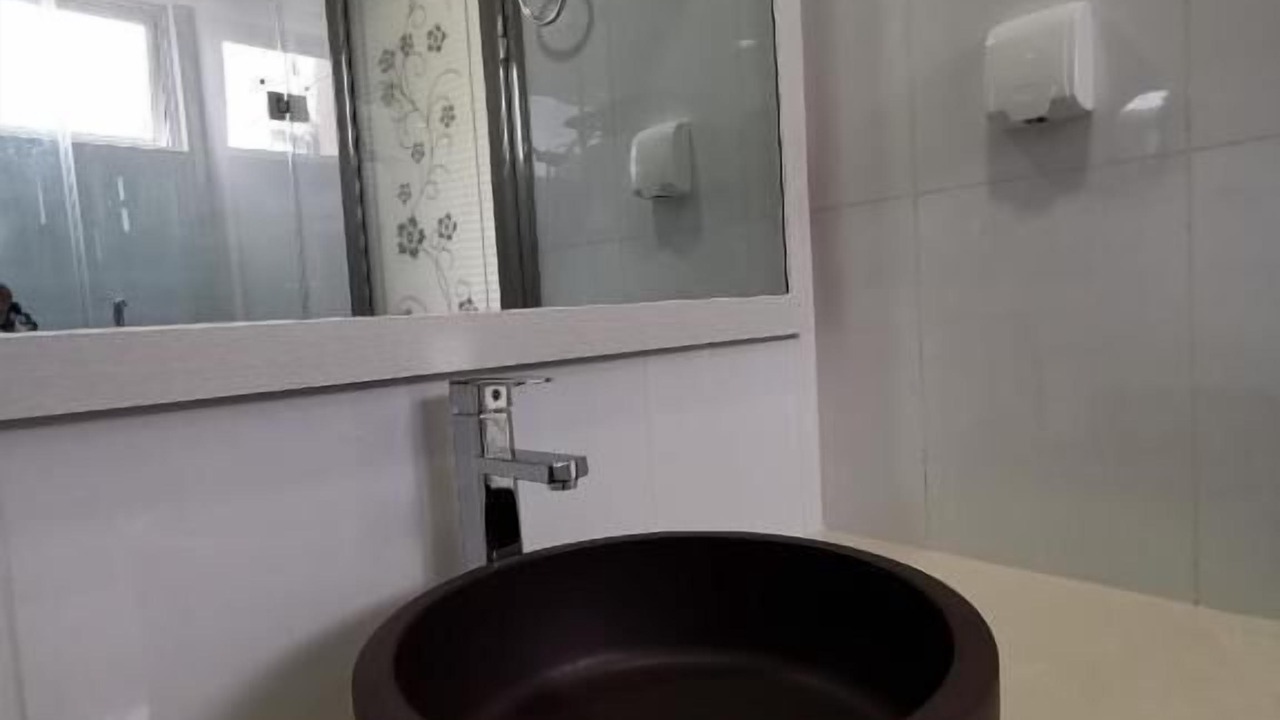 Photo of Bathroom in Hulhudhoo