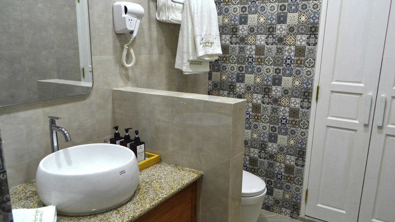 Photo of Bathroom in Dharavandhoo