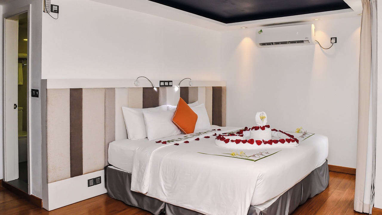 Photo of Bedroom in Male