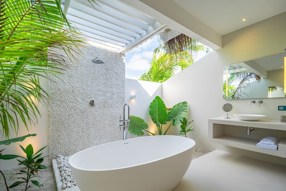 Photo of Bathroom in Rinbudhoo