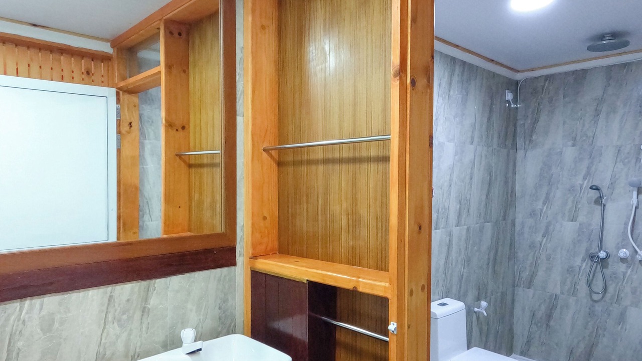 Photo of Bathroom in Mahibadhoo