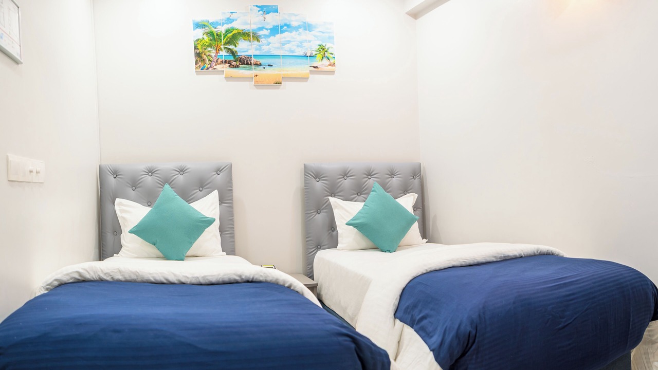 Photo of Bedroom in Male