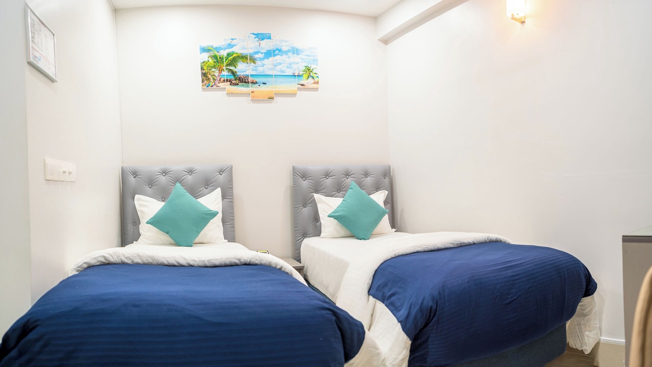 Photo of Bedroom in Male