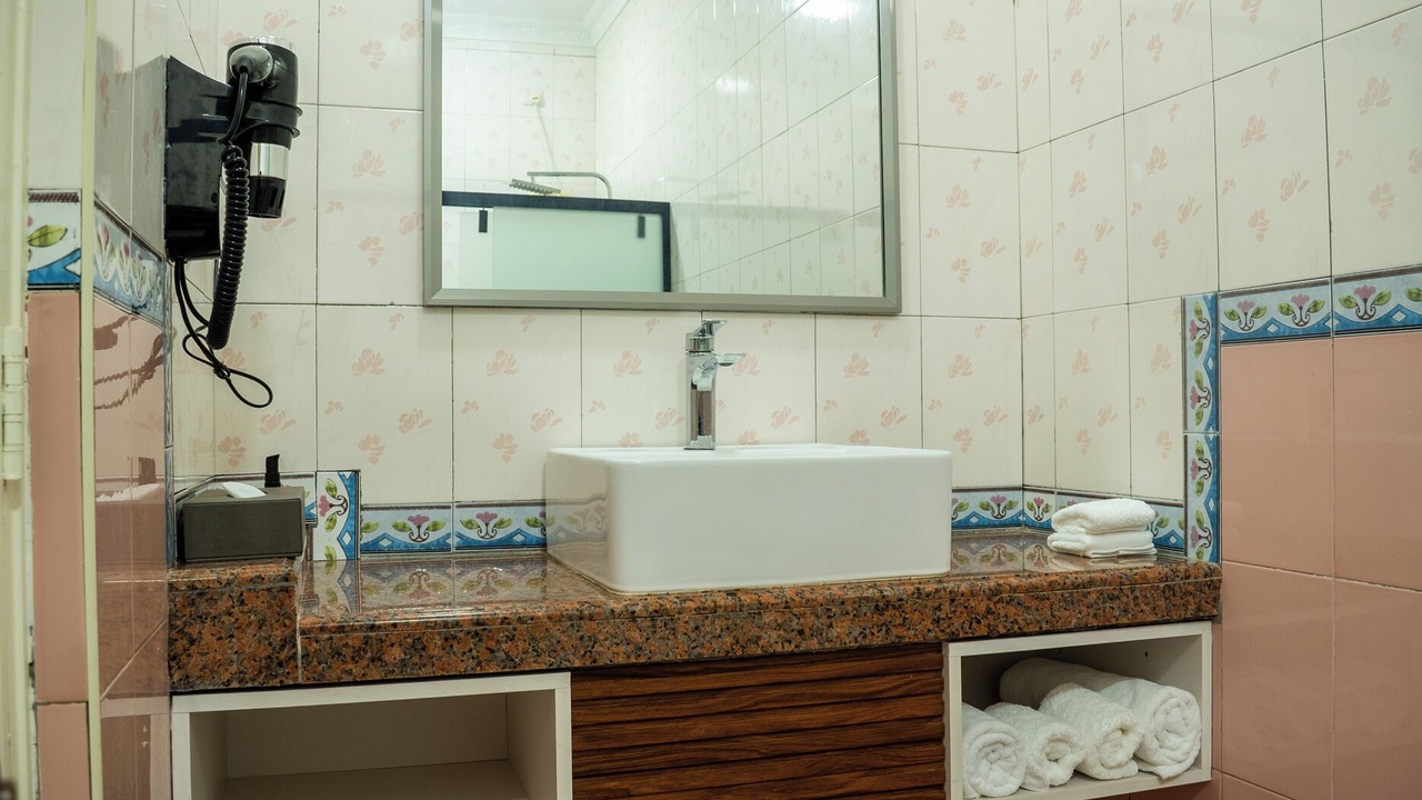 Photo of Bathroom in Fuvahmulah
