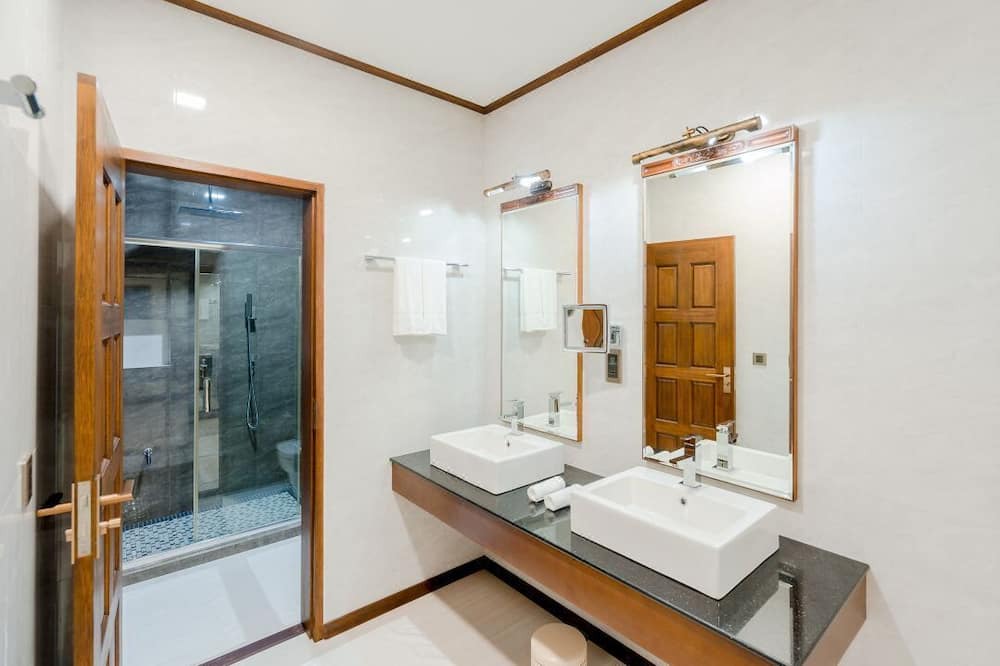 Photo of Bathroom in Fuvahmulah