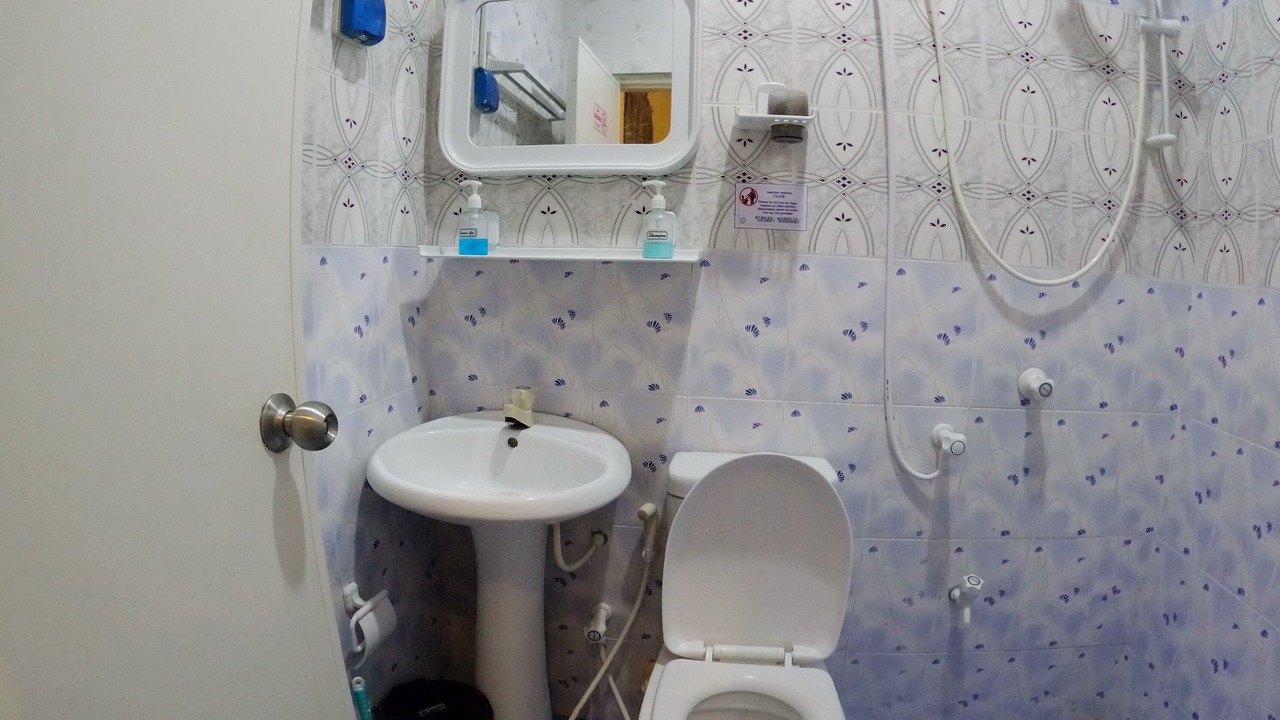 Photo of Bathroom in Guraidhoo