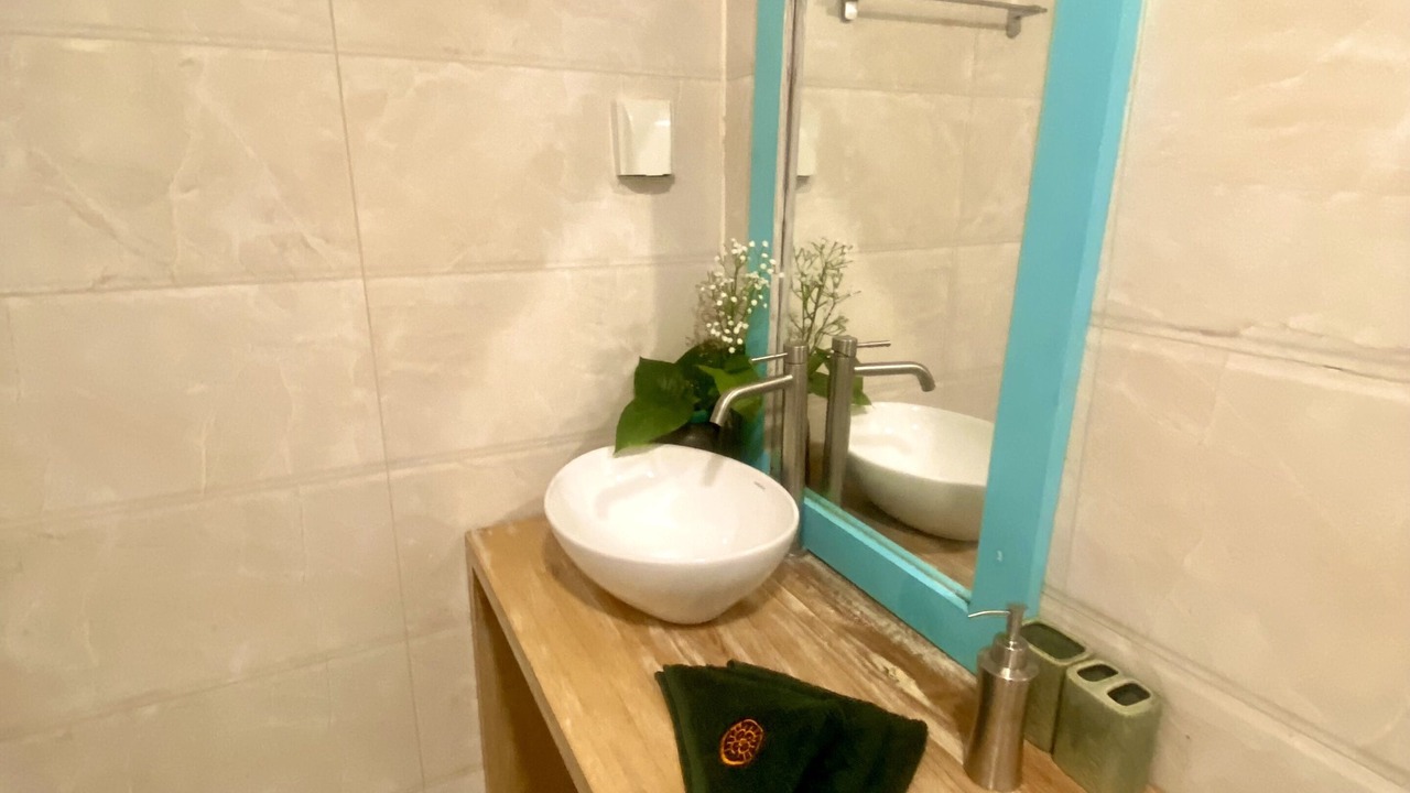 Photo of Bathroom in Thulusdhoo Island