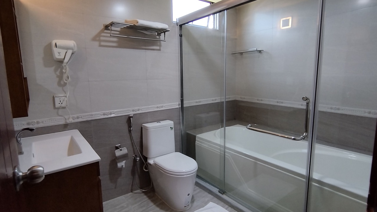Photo of Bathroom in Kudahuvadhoo