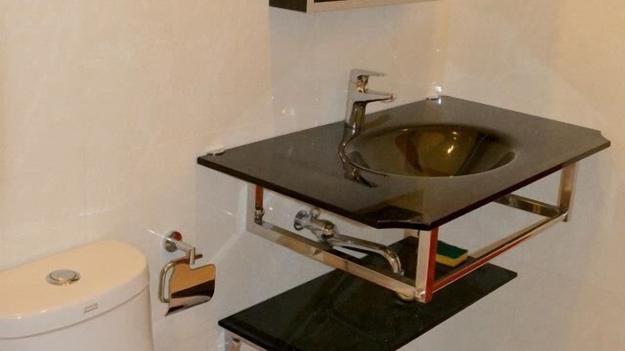 Photo of Bathroom in Hulhudhoo