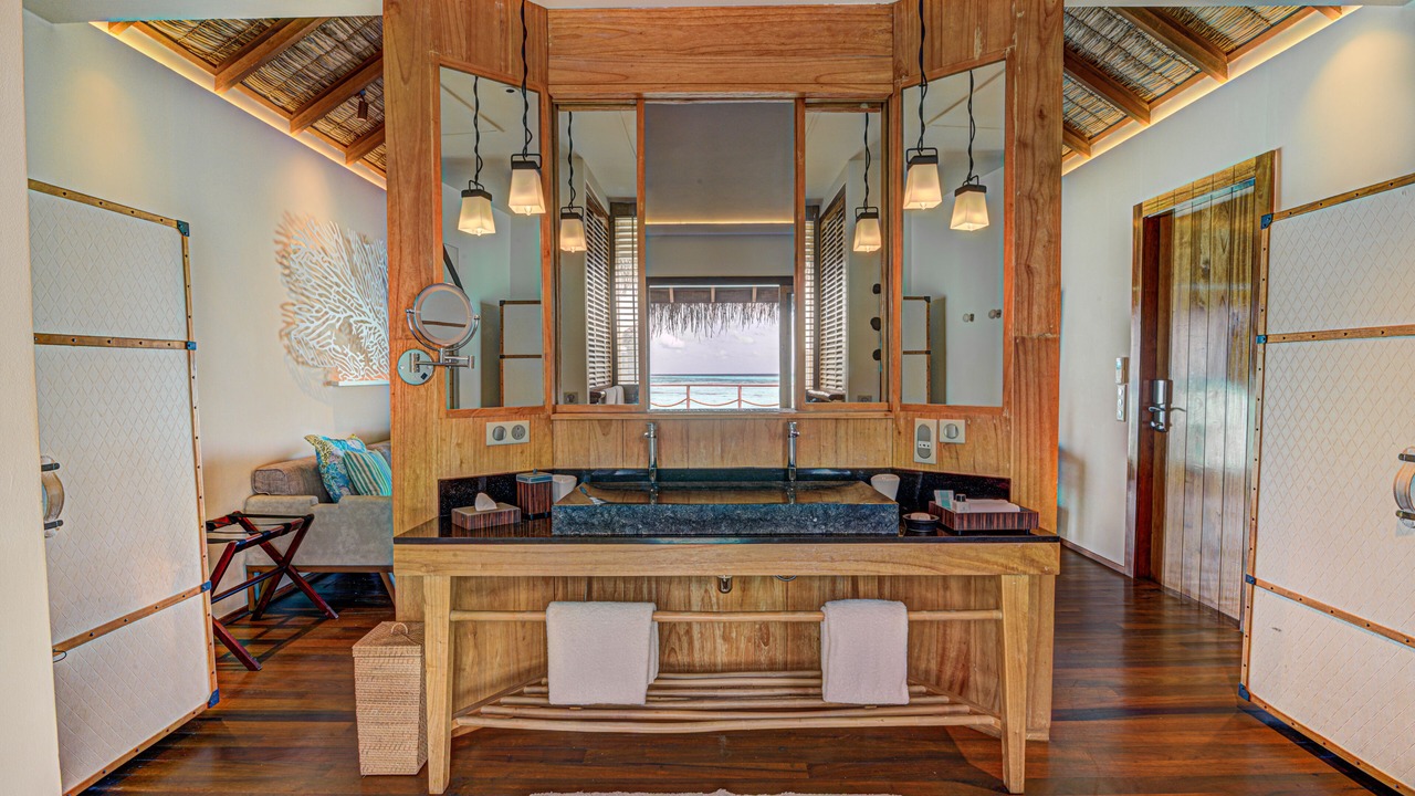 Photo of Bathroom in Moofushi Island