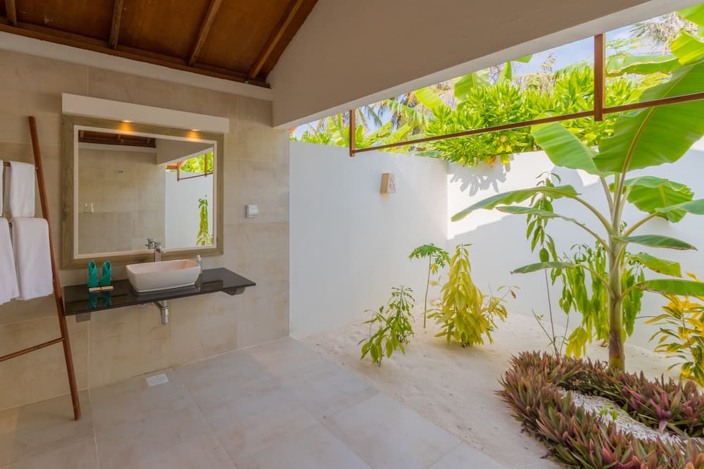 Photo of Bathroom in Innahuraa