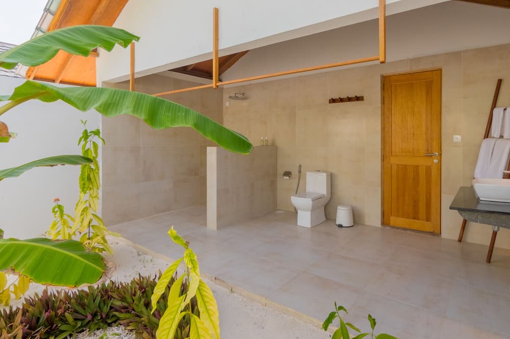 Photo of Bathroom in Innahuraa