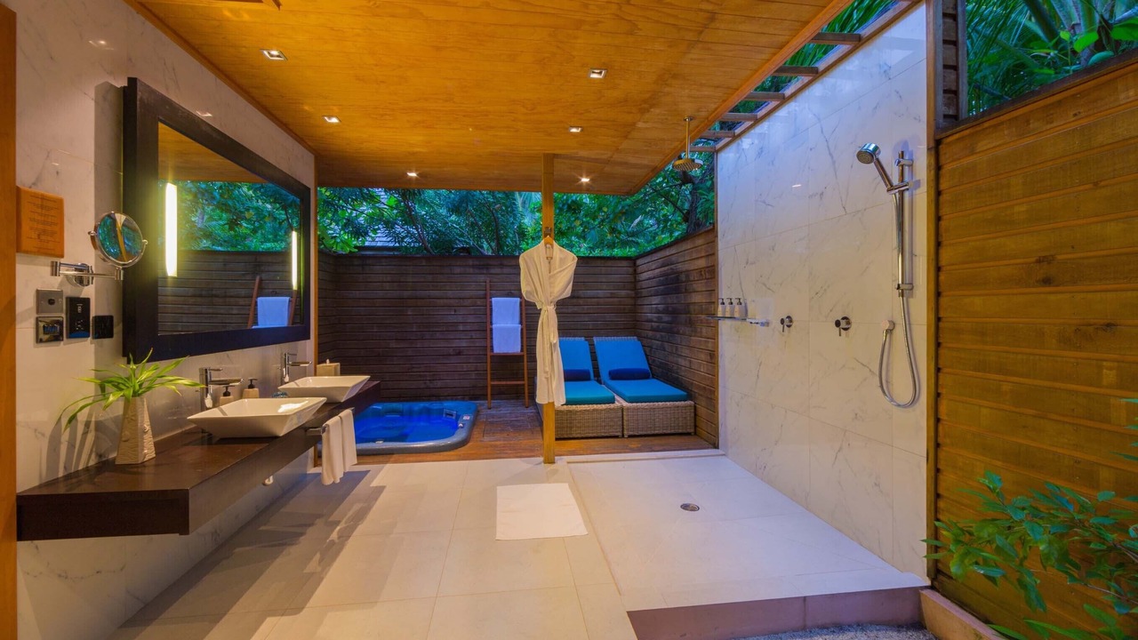 Photo of Bathroom in Veligandu Island