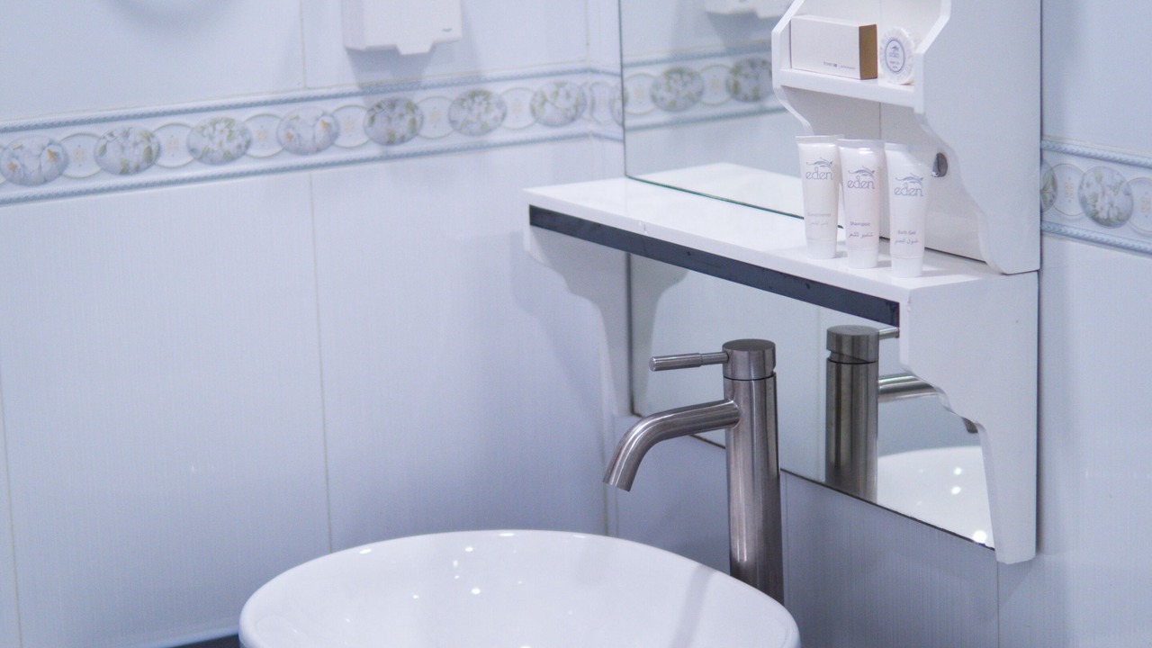 Photo of Bathroom in Fuvahmulah