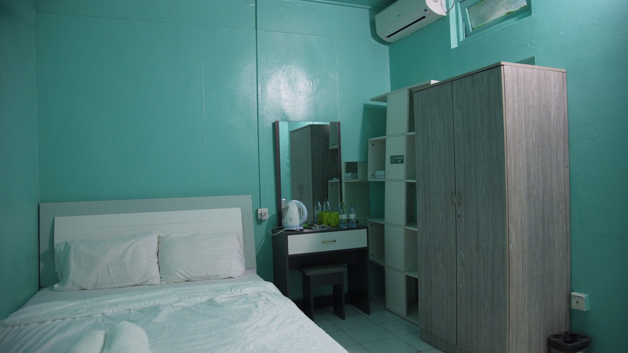 Photo of Bedroom in Male