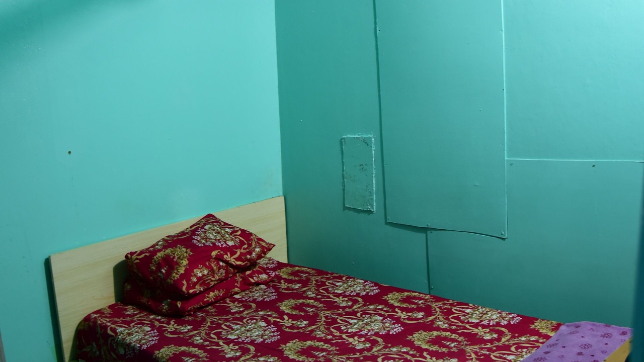 Photo of Bedroom in Male