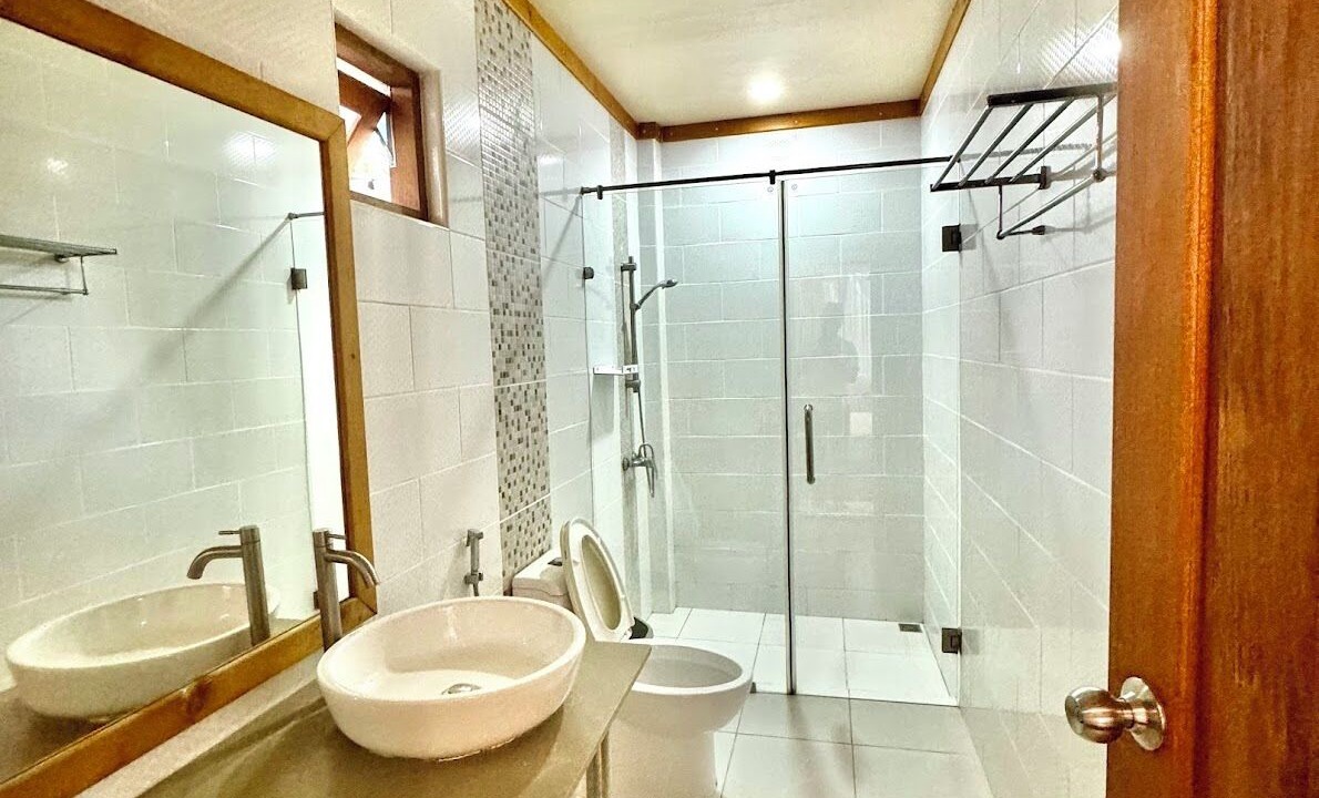 Photo of Bathroom in Hangnaameedhoo