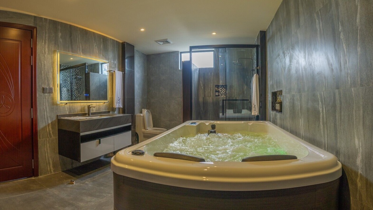Photo of Bathroom in Fuvahmulah
