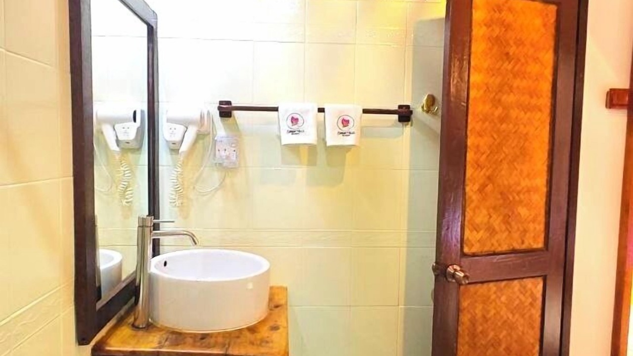 Photo of Bathroom in Bodufolhudhoo
