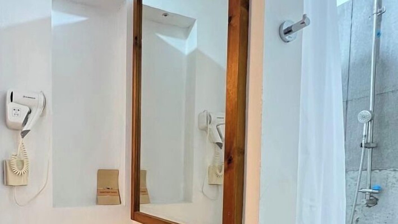 Photo of Bathroom in Bodufolhudhoo