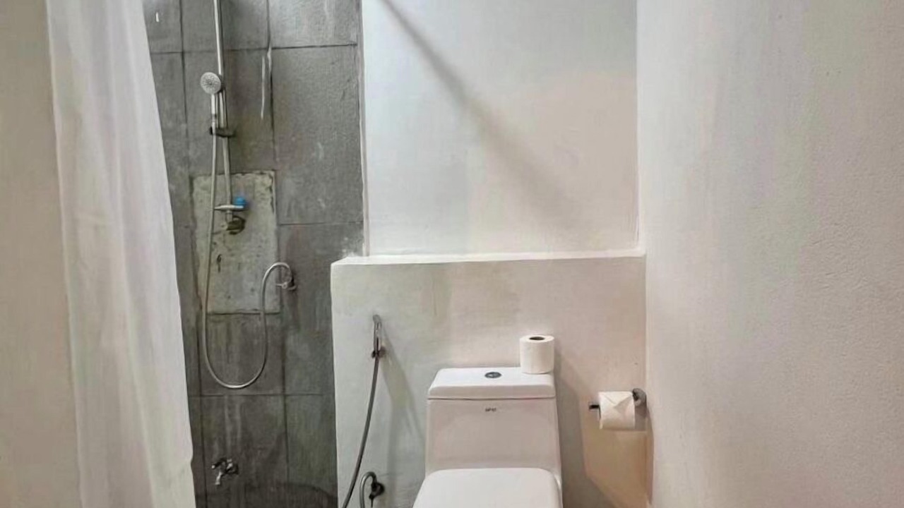 Photo of Bathroom in Bodufolhudhoo