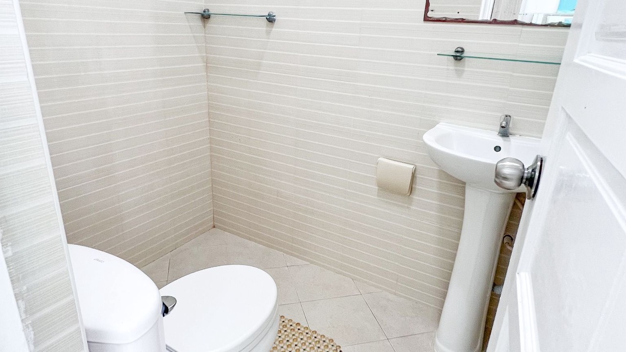 Photo of Bathroom in Thulusdhoo Island