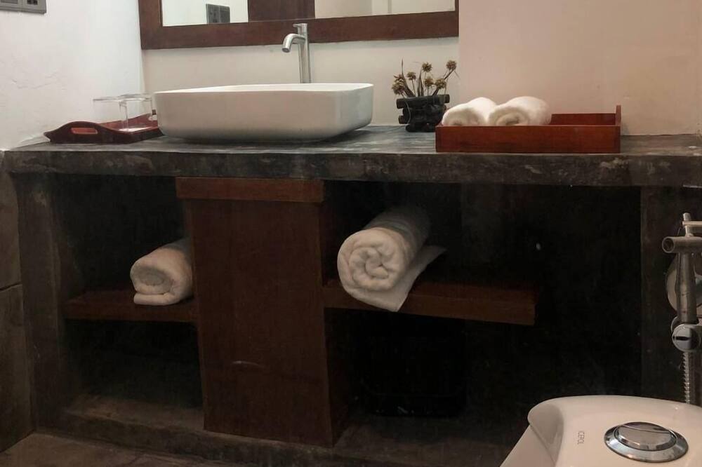 Photo of Bathroom in Fehendhoo