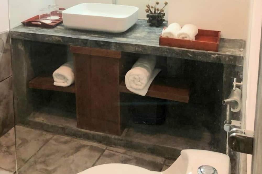 Photo of Bathroom in Fehendhoo