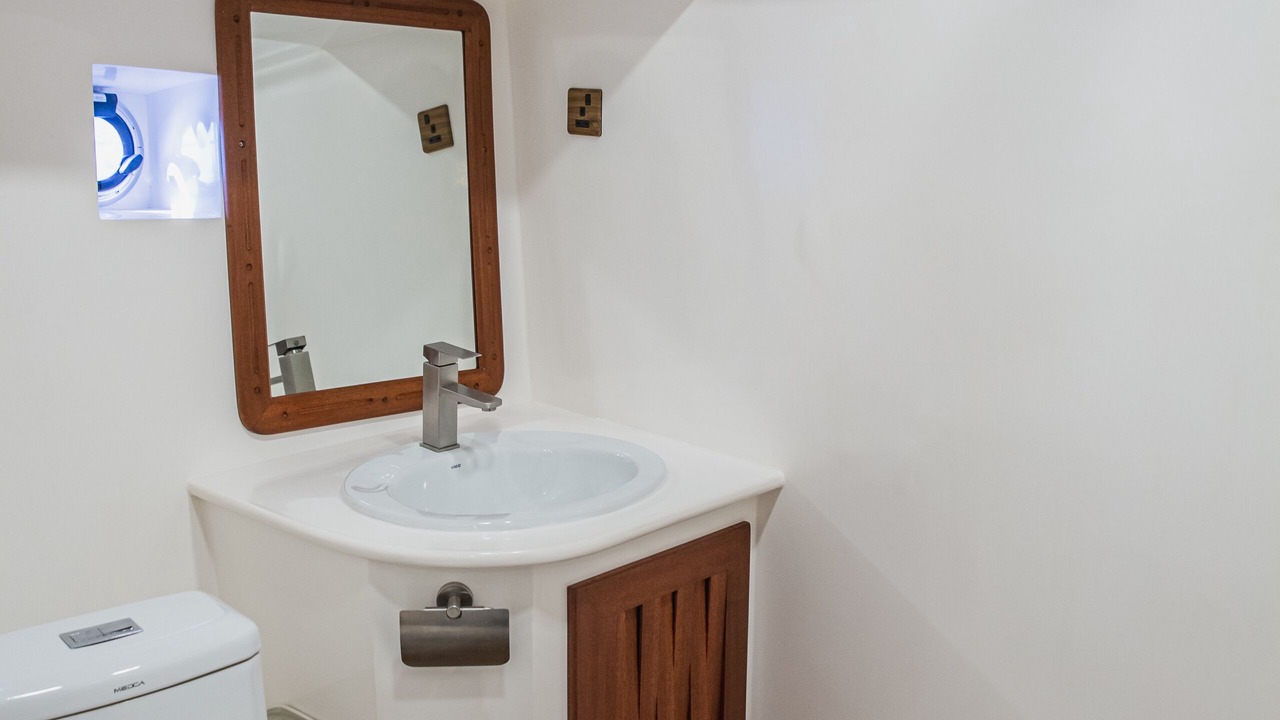 Photo of Bathroom in Dhidhoofinolhu Island