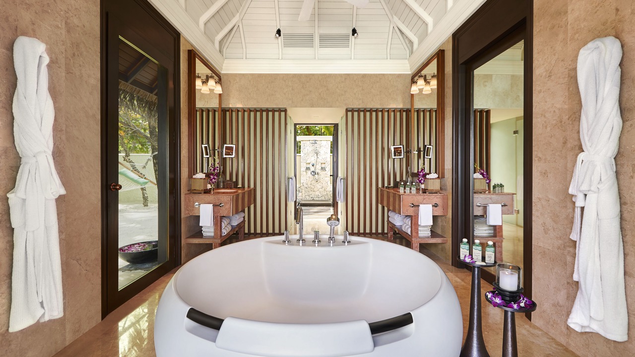 Photo of Bathroom in Emboodhu Finolhu