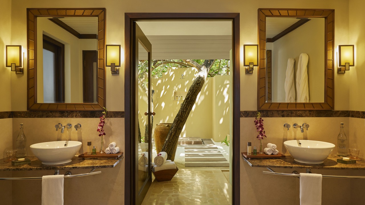 Photo of Bathroom in Emboodhu Finolhu