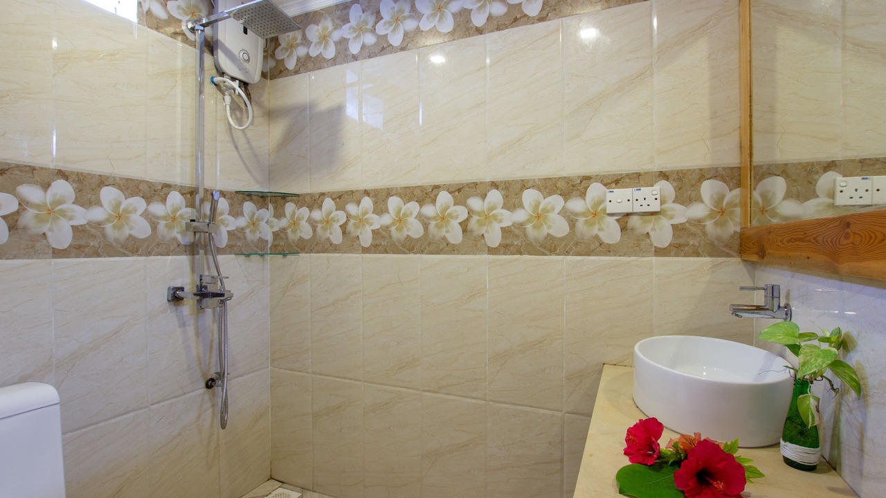 Photo of Bathroom in Thulusdhoo Island