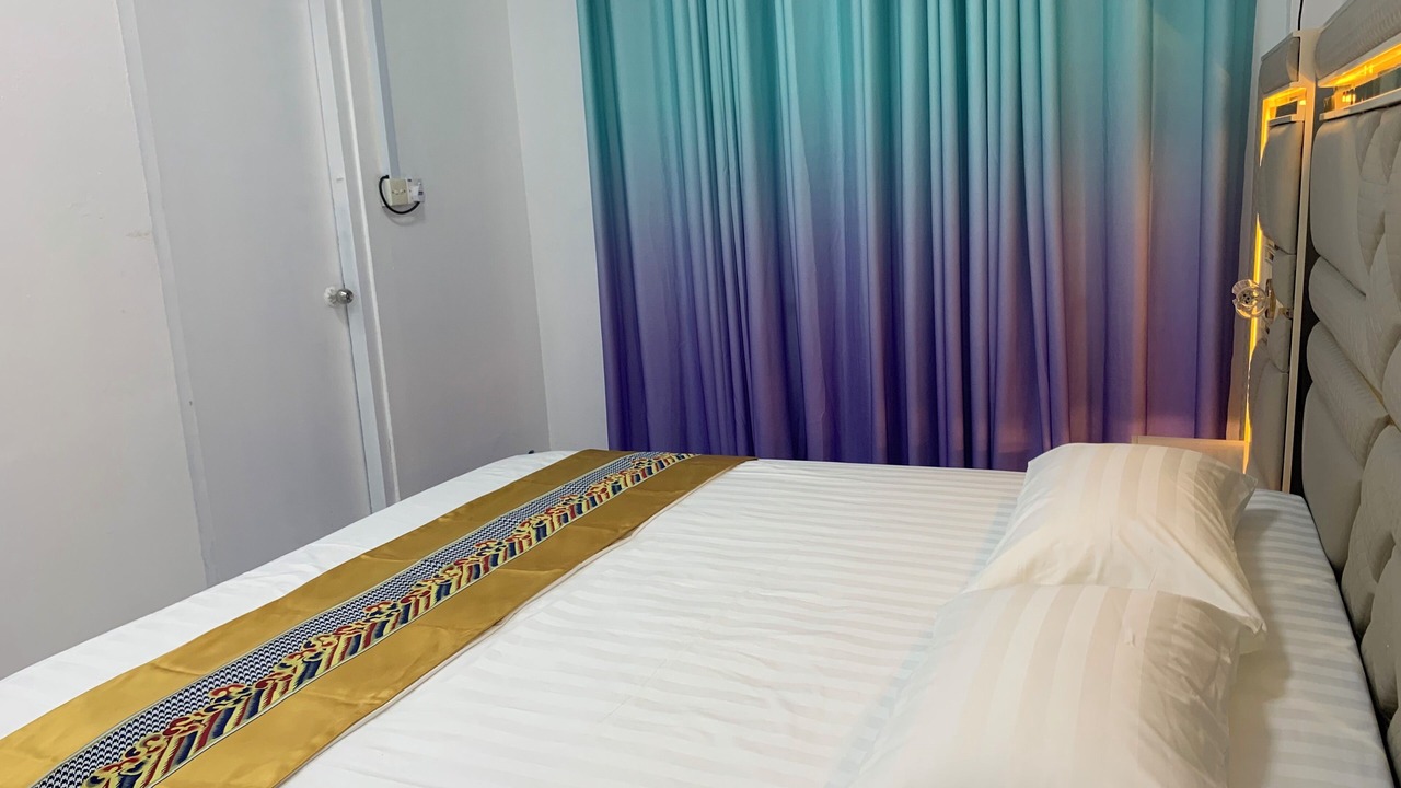 Photo of Bedroom in Male