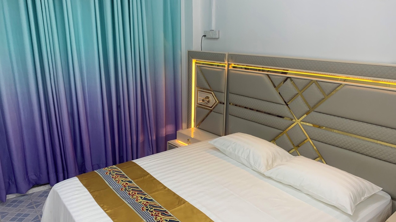 Photo of Bedroom in Male