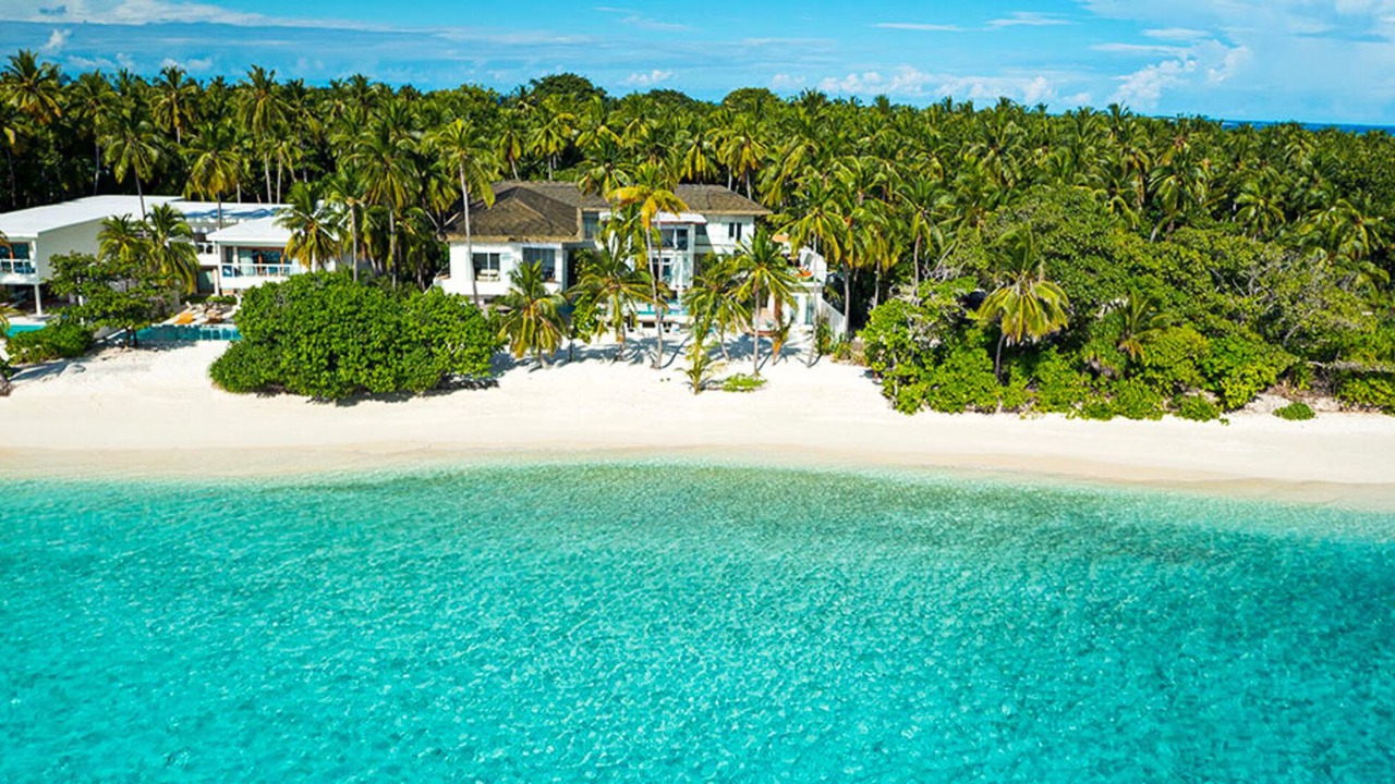 Photo of Others in Finolhas Island