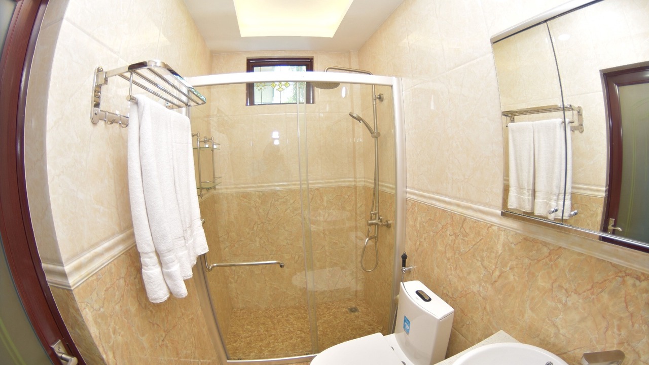 Photo of Bathroom in Fuvahmulah