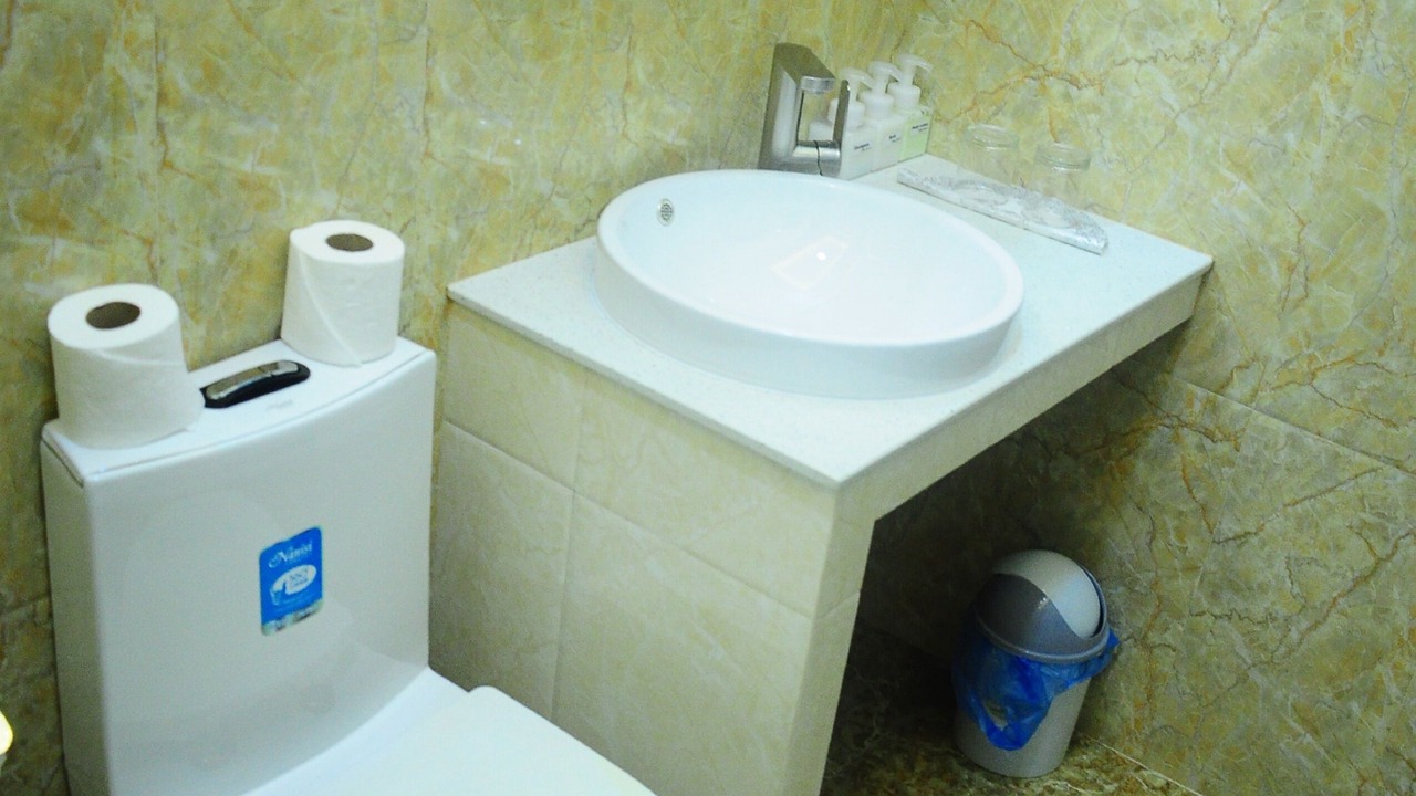Photo of Bathroom in Fuvahmulah