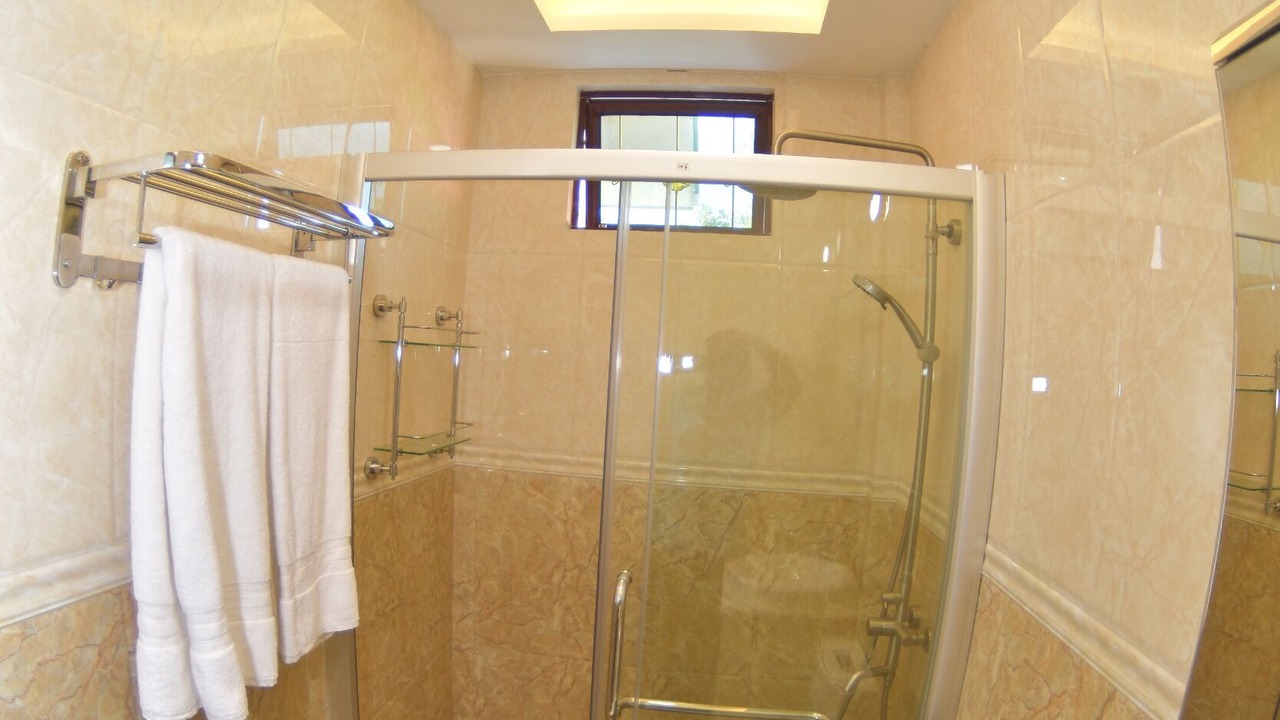 Photo of Bathroom in Fuvahmulah