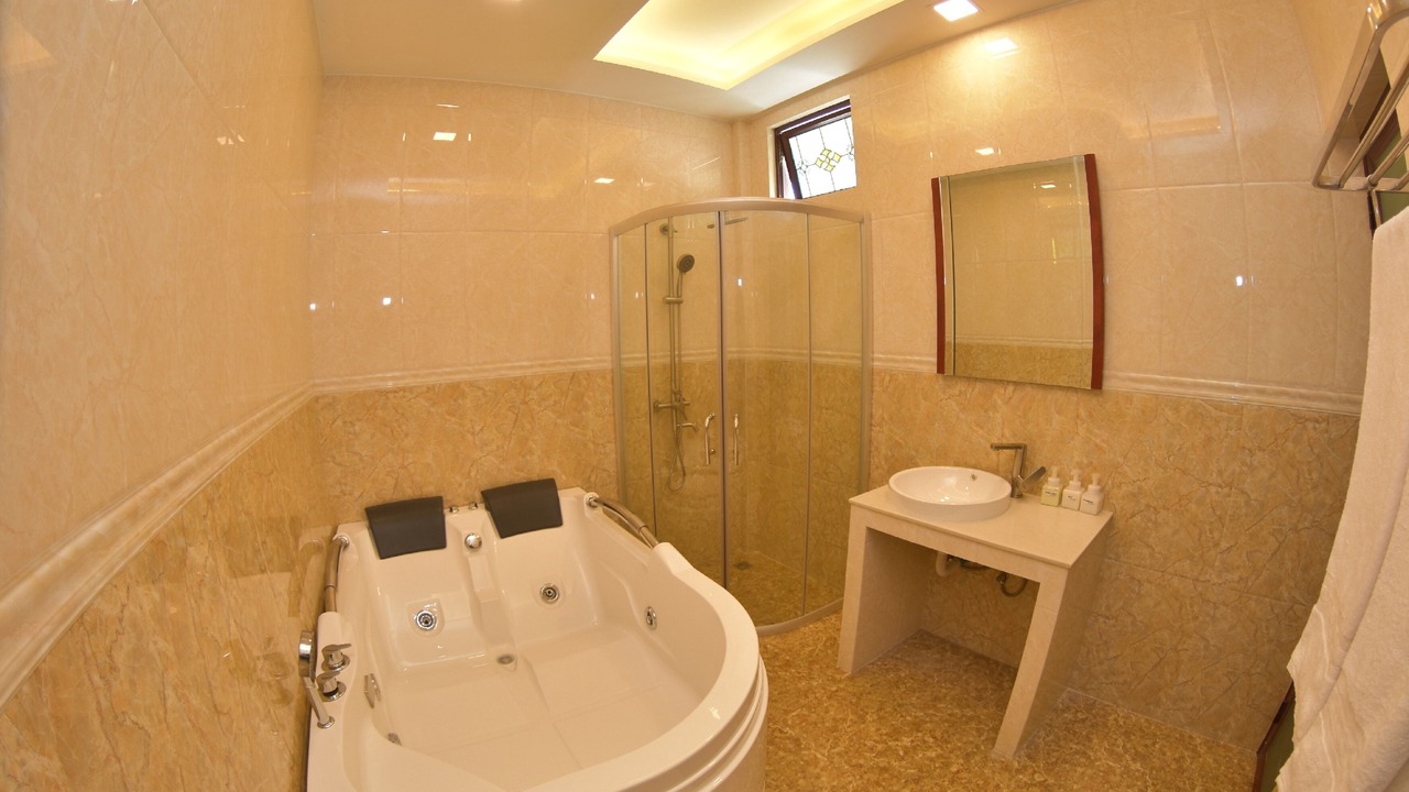 Photo of Bathroom in Fuvahmulah