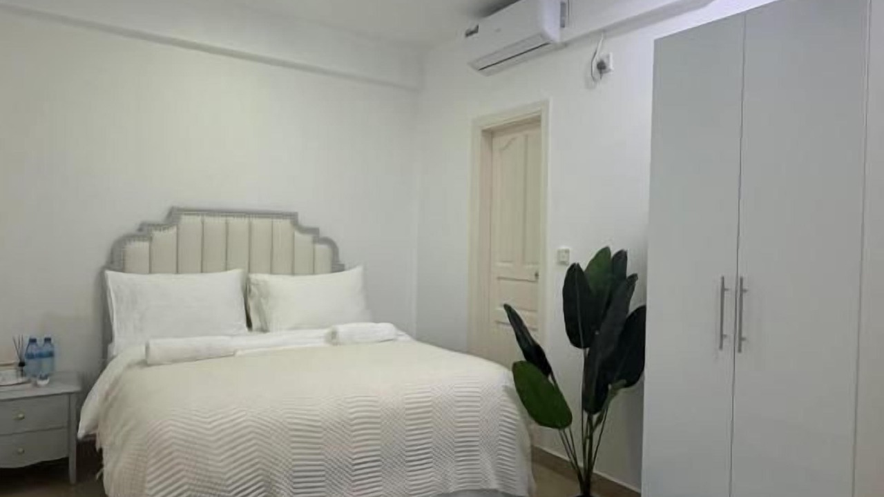 Photo of Bedroom in Male