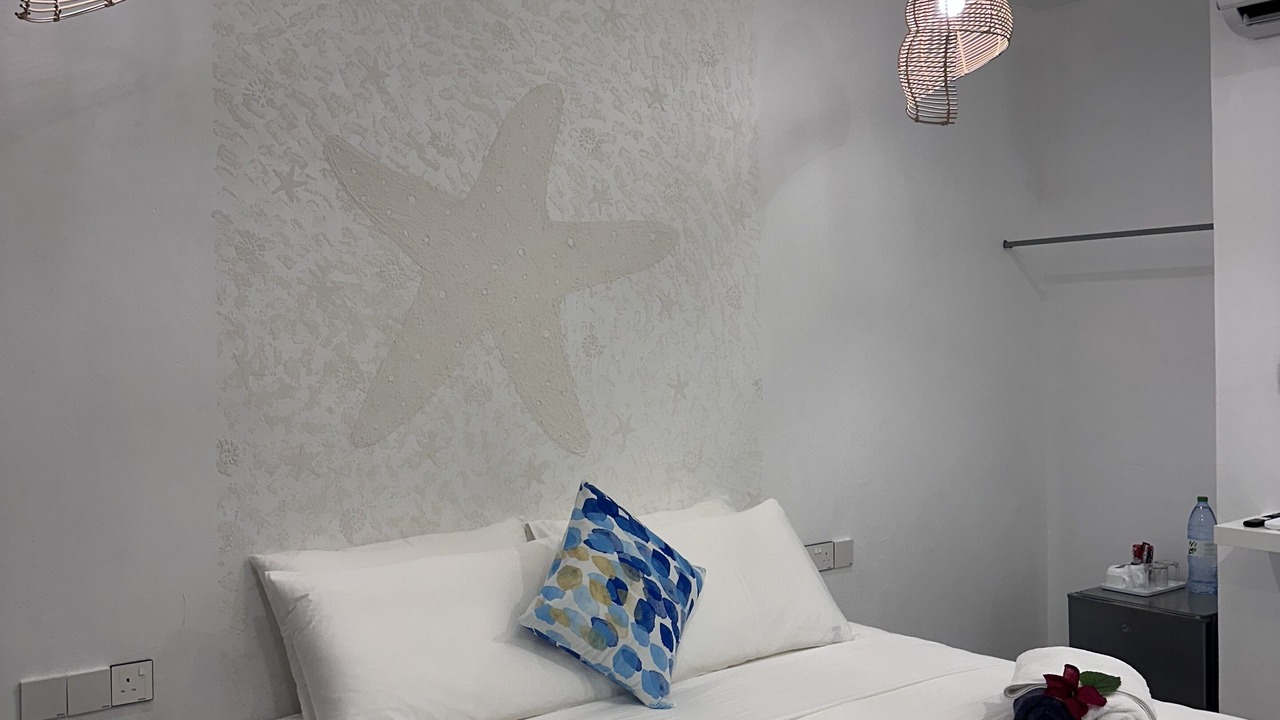 Photo of Bedroom in Thoddoo