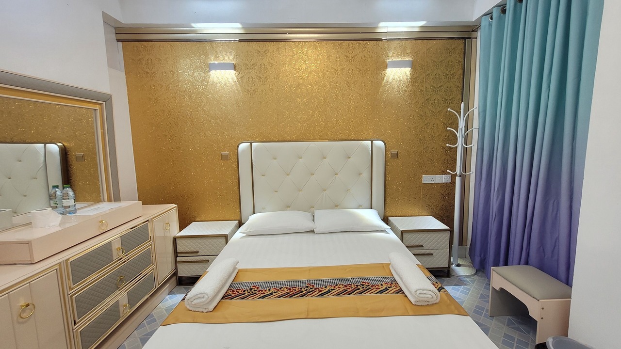 Photo of Bedroom in Male