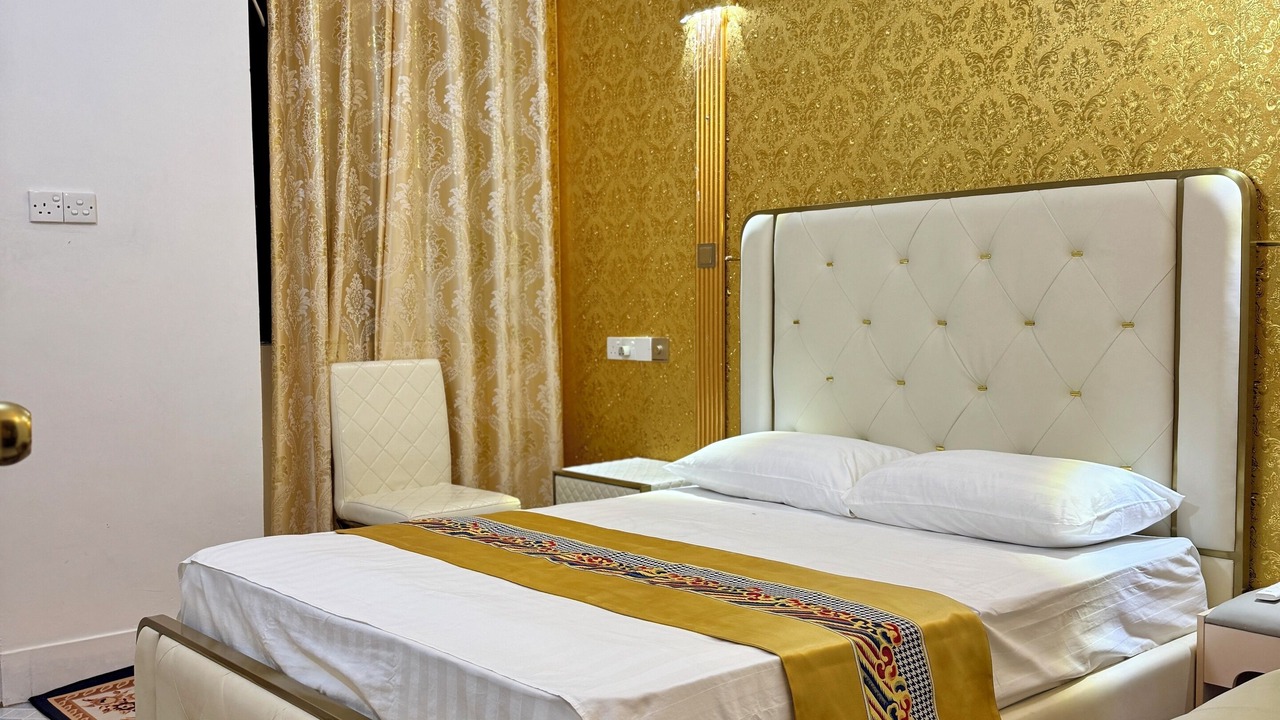 Photo of Bedroom in Male