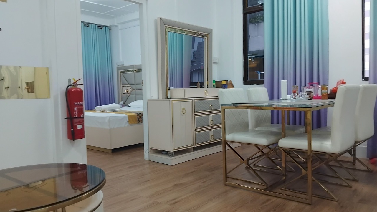Photo of Livingroom in Male