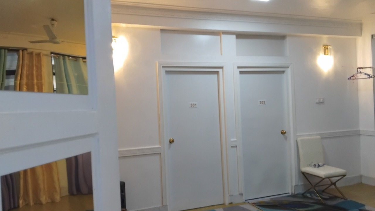 Photo of Livingroom in Male