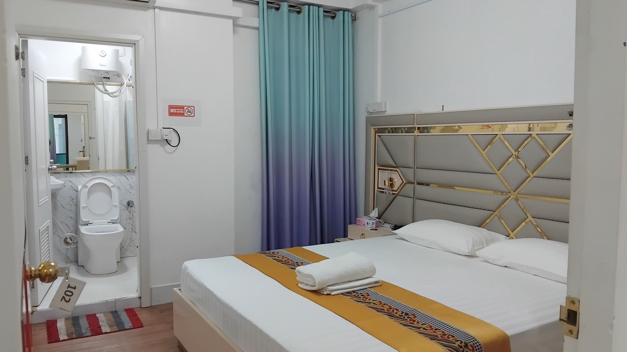 Photo of Bedroom in Male