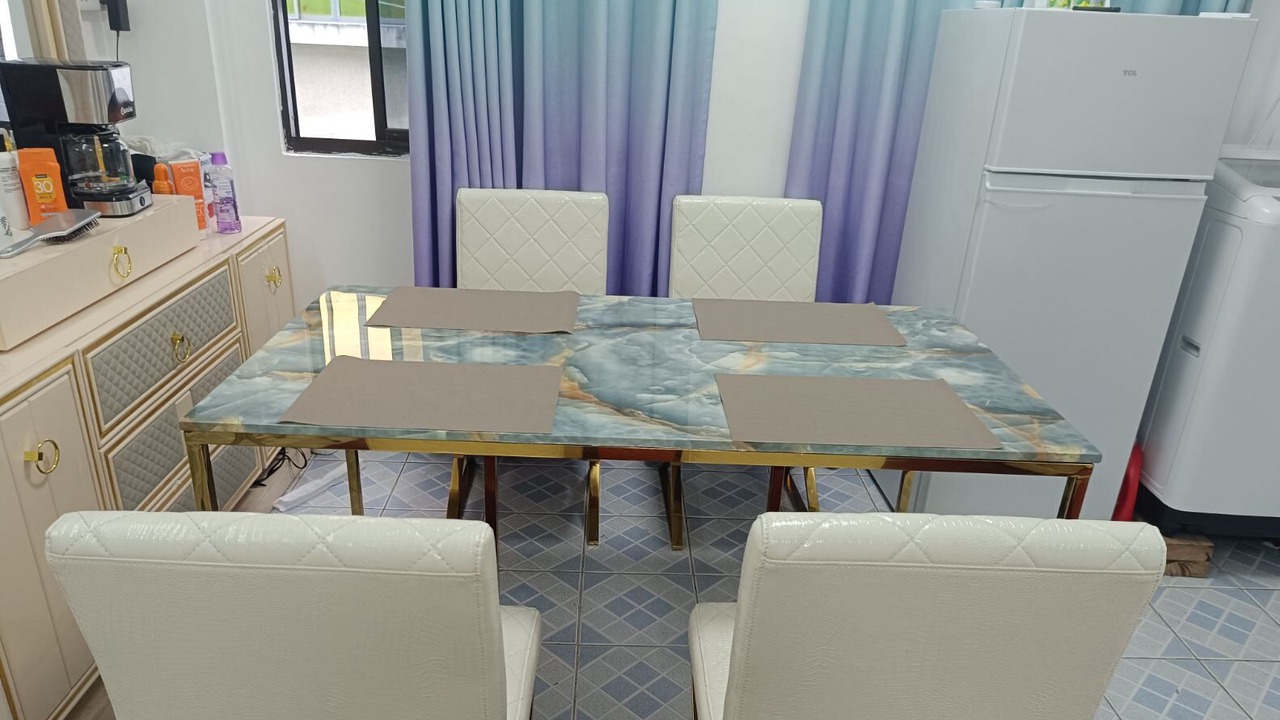 Photo of Livingroom in Male